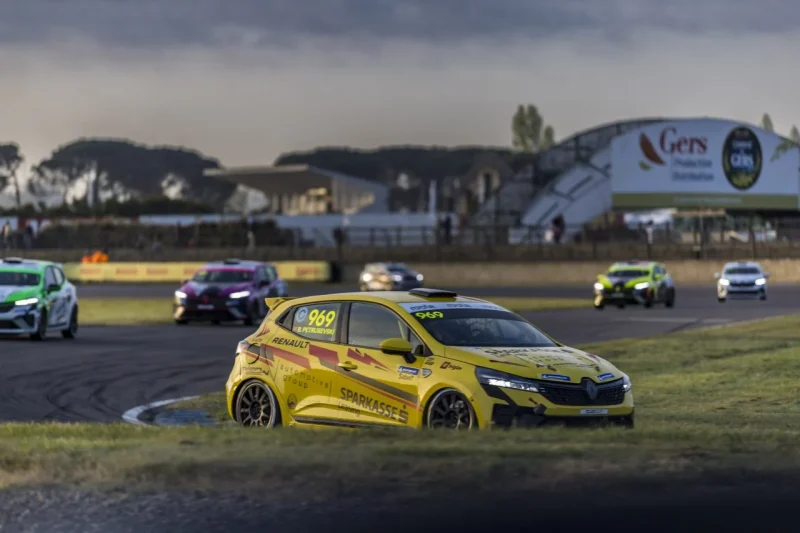 Бојан Петрушевски подготвен за нов предизвик на Circuit Paul Ricard во реномираниот Clio Cup Europе!