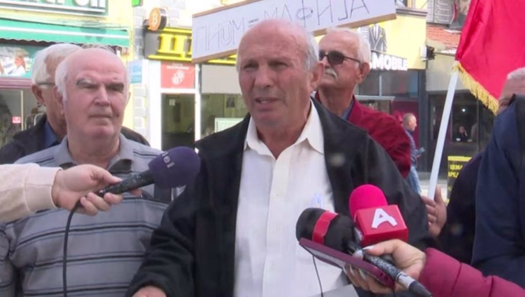Пензионерите повторно на протест: Се бара линеарно покачување на пензиите, нов закон и оставка од Станка Трајкова
