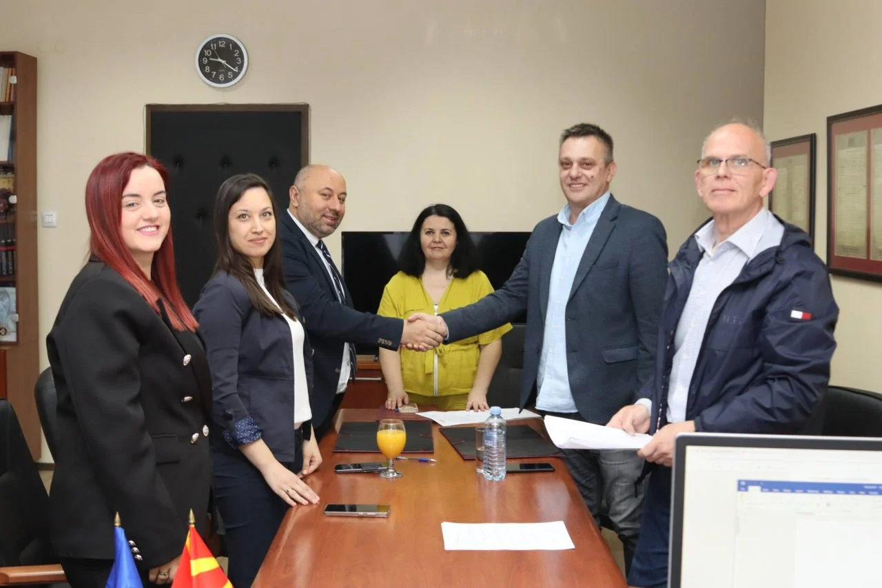 Потпишан колективен договор во Државниот архив: платите растат за 7 oтсто