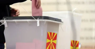 Николоски: Во секоја пристојна демократија, опозицијата бара предвремени избори
