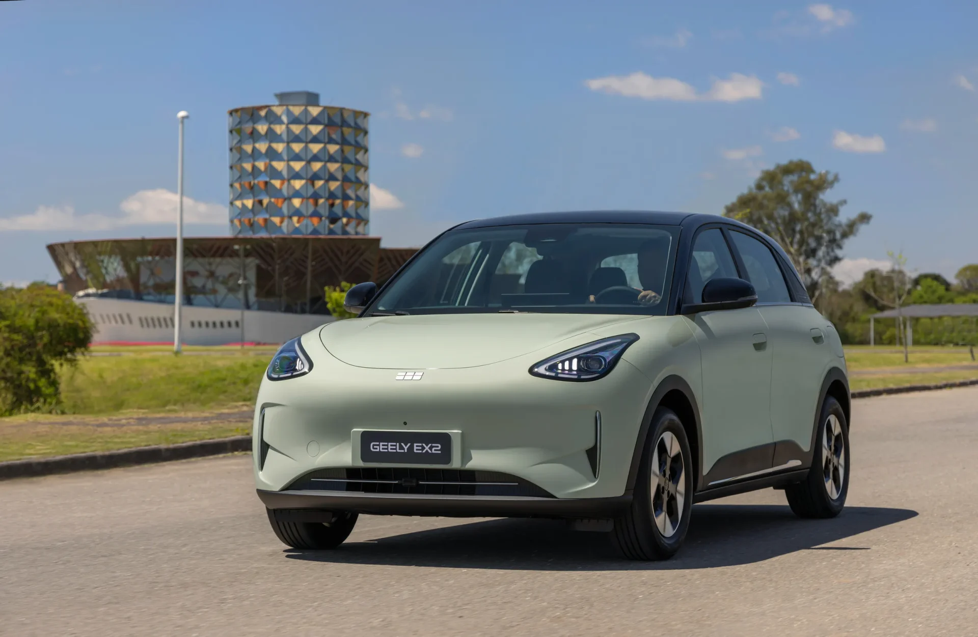 Geely E2 пристигнува во Европа со цена под 20.000 евра