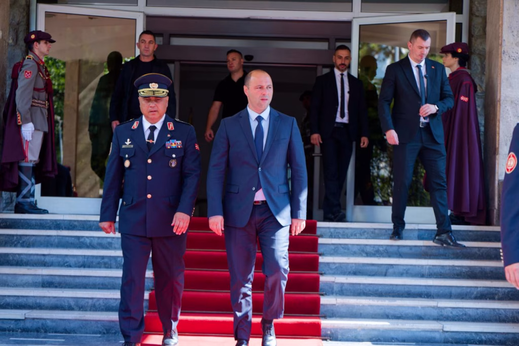 Мисајловски за Денот на Армијата: Работиме на повисоки плати и подобри услови за работа