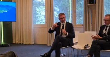 Мицкоски со интензивна агенда во Давос: Панел за вештачка интелигенција и средби со мултинационални компании