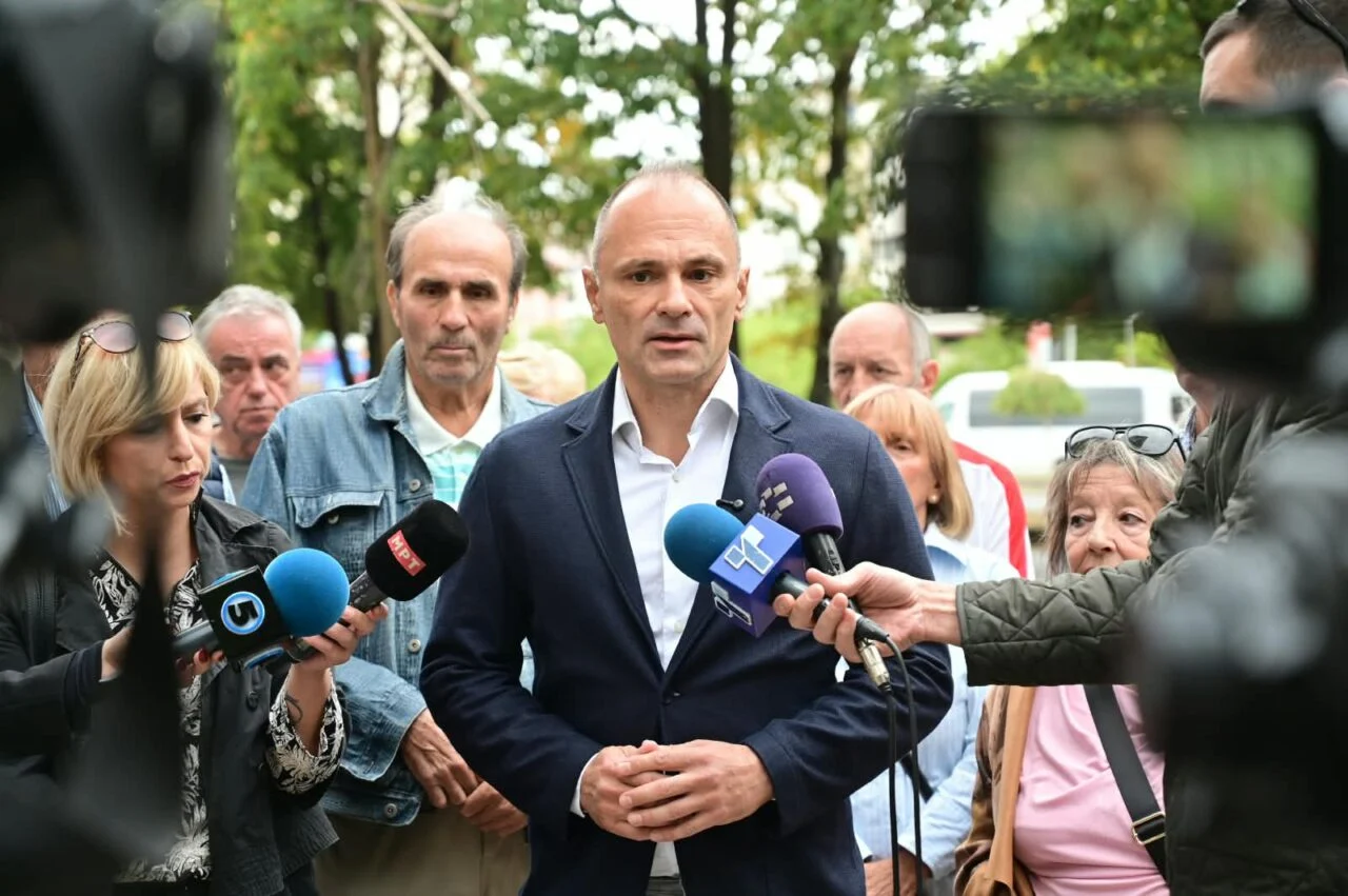 Филипче со повик до власта: Намалете го ДДВ-то на 5% и укинете ги акцизите — горивата да поевтинат за 15 до 20 денари