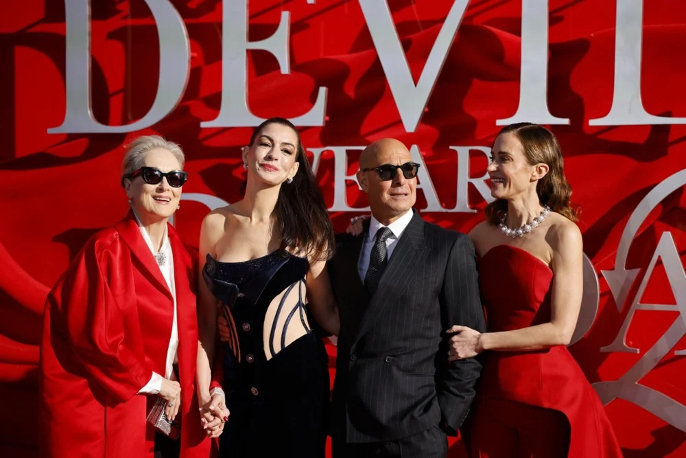 (Видео) Најголемата дама на Холивуд е незапирлива: Црвената е нејзината боја