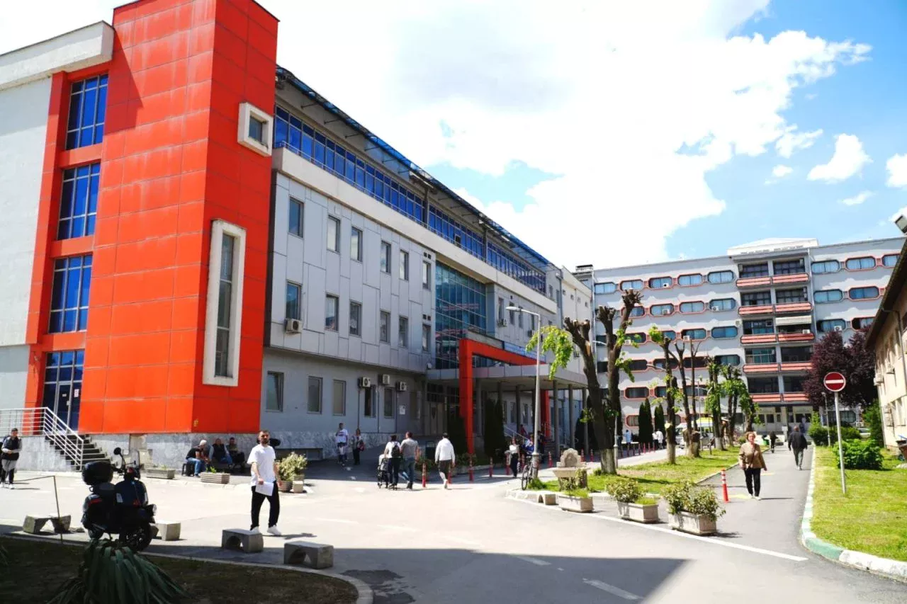 Хоџа најави еколошки систем за греење во Тетовската клиника