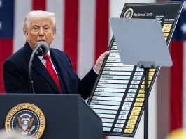 САД враќаат 81 милијарда долари од царините на Трамп откако Врховниот суд ги прогласи за нелегални