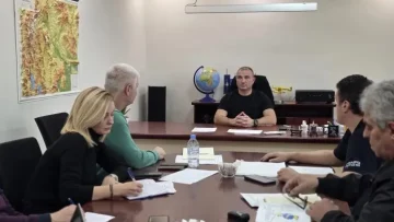 КОНКРЕТНИ ПЛАНОВИ ЗА СЕЗОНАТА КОЈА ДОАЃА: Стојанче Ангелов на средба со доброволни пожарникари