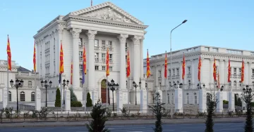 ВЛАДИНА РЕКОНСТРУКЦИЈА ВО ЈУНИ: Мицкоски не ја исклучува можноста за проширување на владината коалиција