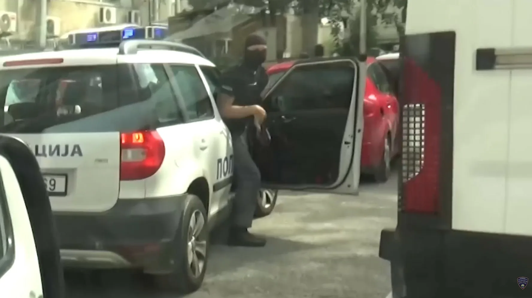 Апсења на повеќе локации низ Скопје – со лисици на рацете завршија повеќе лица