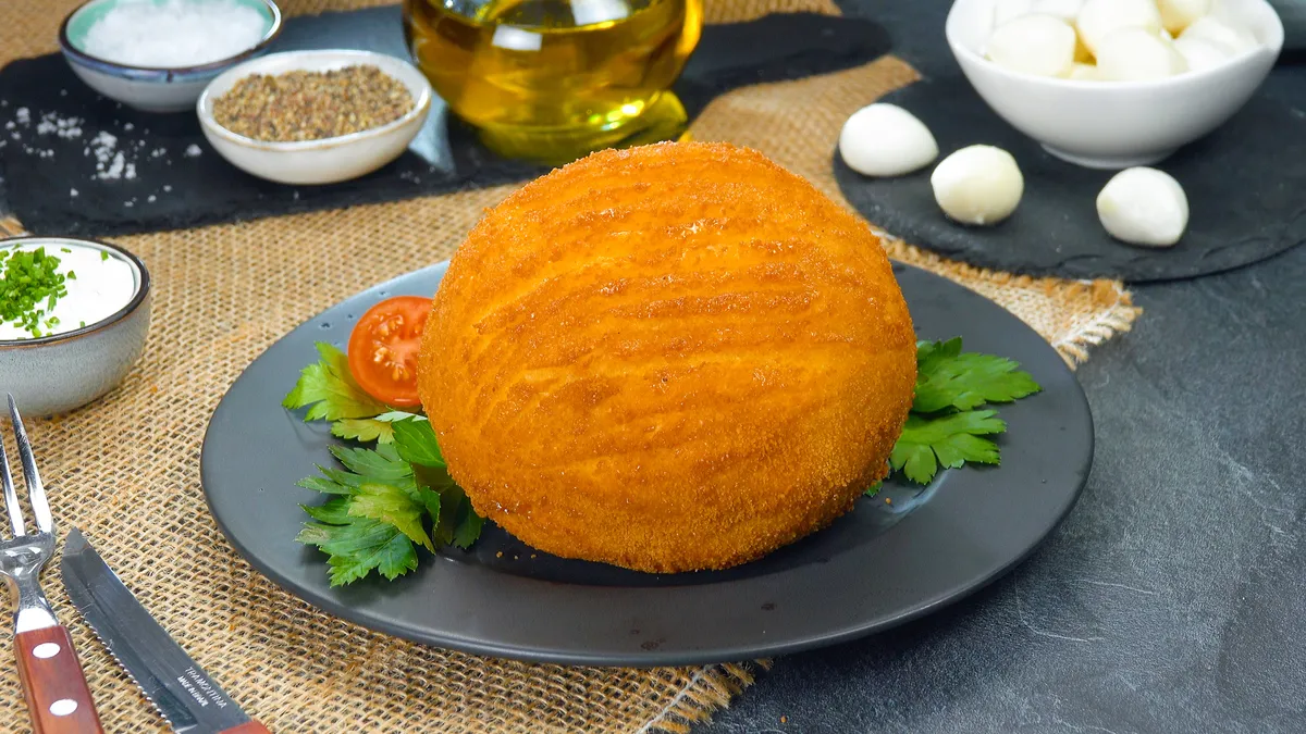 Похован компир полнет со ќофтиња и моцарела— вкусна сензација што ќе ви го промени погледот на омилената вечера