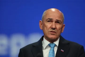 „РЕЗУЛТАТИТЕ СЕ РАЗЛИКУВААТ ОД ОФИЦИЈАЛНИТЕ“: Јанша бара проверка на гласовите по изборите во Словенија