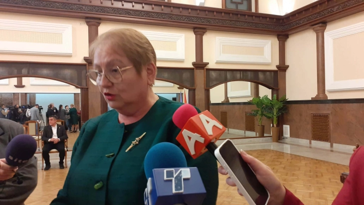 Јаневска: Испративме допис до училиштата на големите и малите одмори да има дежурен наставник