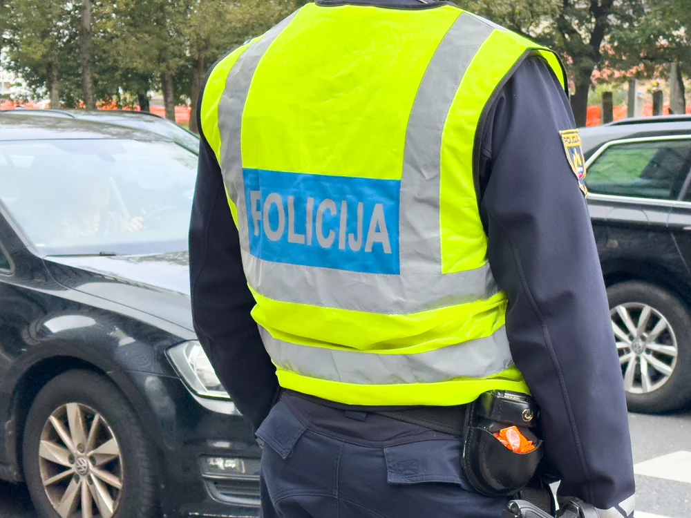 Во сообраќајка во Словенија загинаа три лица од Македонија, од кои две деца