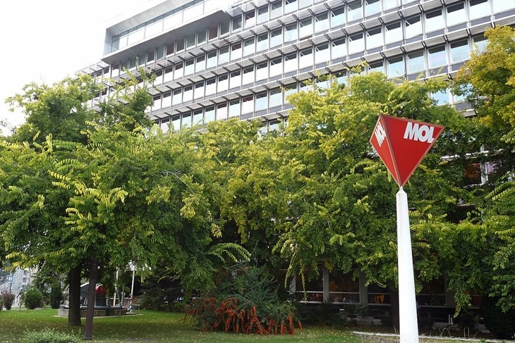 Унгарски МОЛ најави дека долгорочно ќе ја задржи рафинеријата во Панчево доколку стане мнозински сопственик на НИС