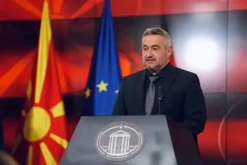 УСТАВЕН ЈА ОТФРЛИ ИНИЦИЈАТИВАТА ЗА ЗАБРАНА: Лекарите можат да продолжат со дополнителна работа, Клековски ја поздрави одлуката