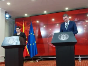 СДСМ: Кочовска и Мицкоски го фингираат јавниот долг