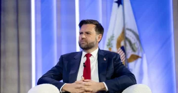 ВЕНС НА ПОСЕТА ВО БУДИМПЕШТА: Средба со Орбан пред парламентарните избори