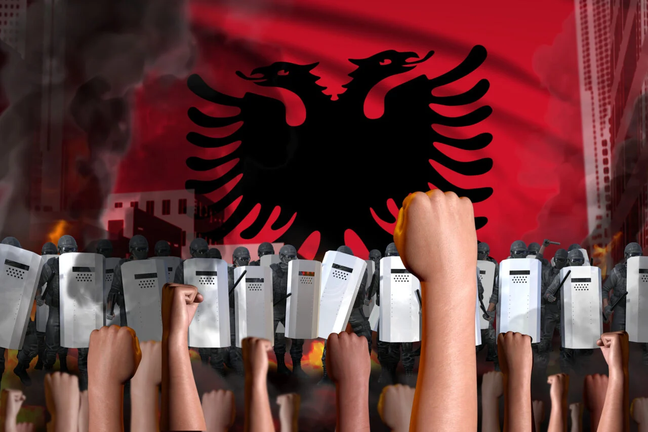 Албанија: Од почетокот на протестите повредени 310 лица, Рама денеска ќе ги објави мерките против насилството