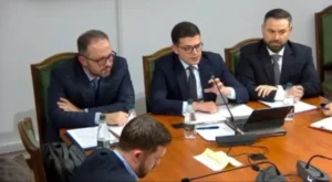 „Морган Стенли“: Вештачката интелигенција укинува повеќе работни места во Британија отколку што создава