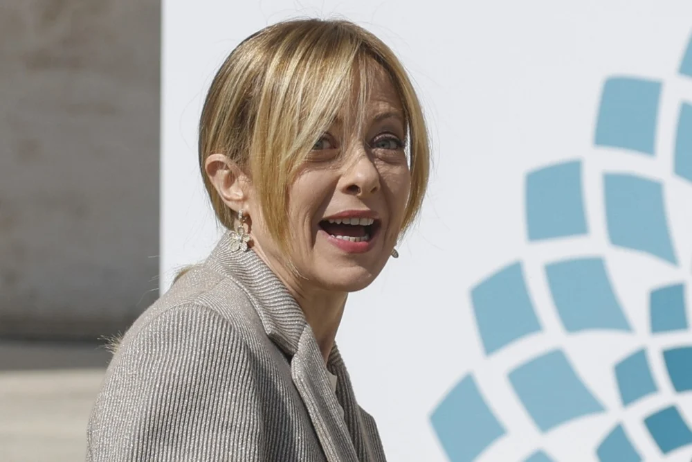 Контроверзен закон во Италија: Бонуси за адвокатите кои ги убедуваат мигрантите да заминат дома