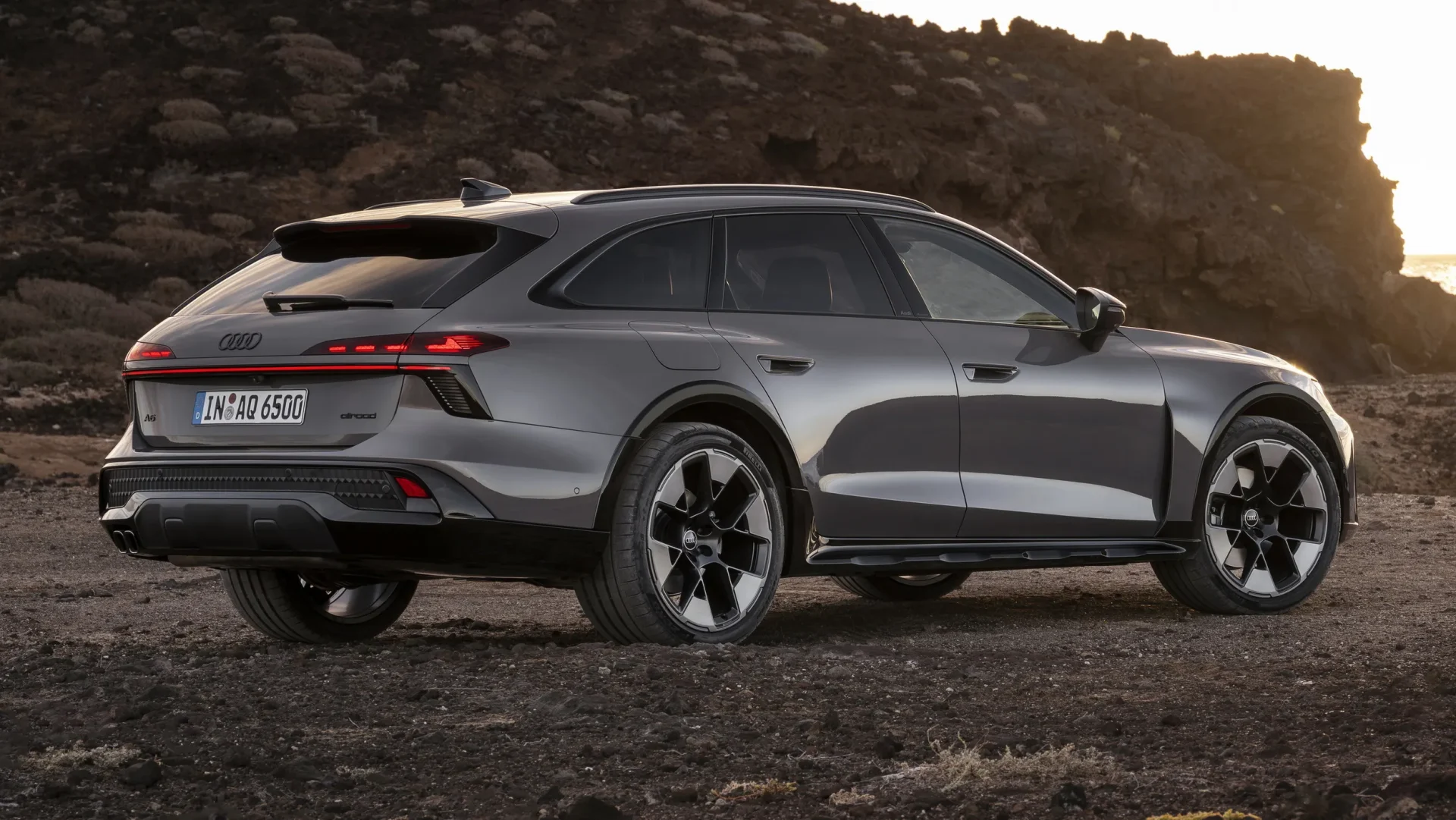 Audi A6 Allroad се враќа со RS6 изглед и способности што ги предизвикуваат SUV моделите