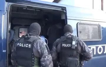 ВО ТЕК ГОЛЕМА ПОЛИЦИСКА АКЦИЈА: Специјалци на терен, претреси на околу 30 локации