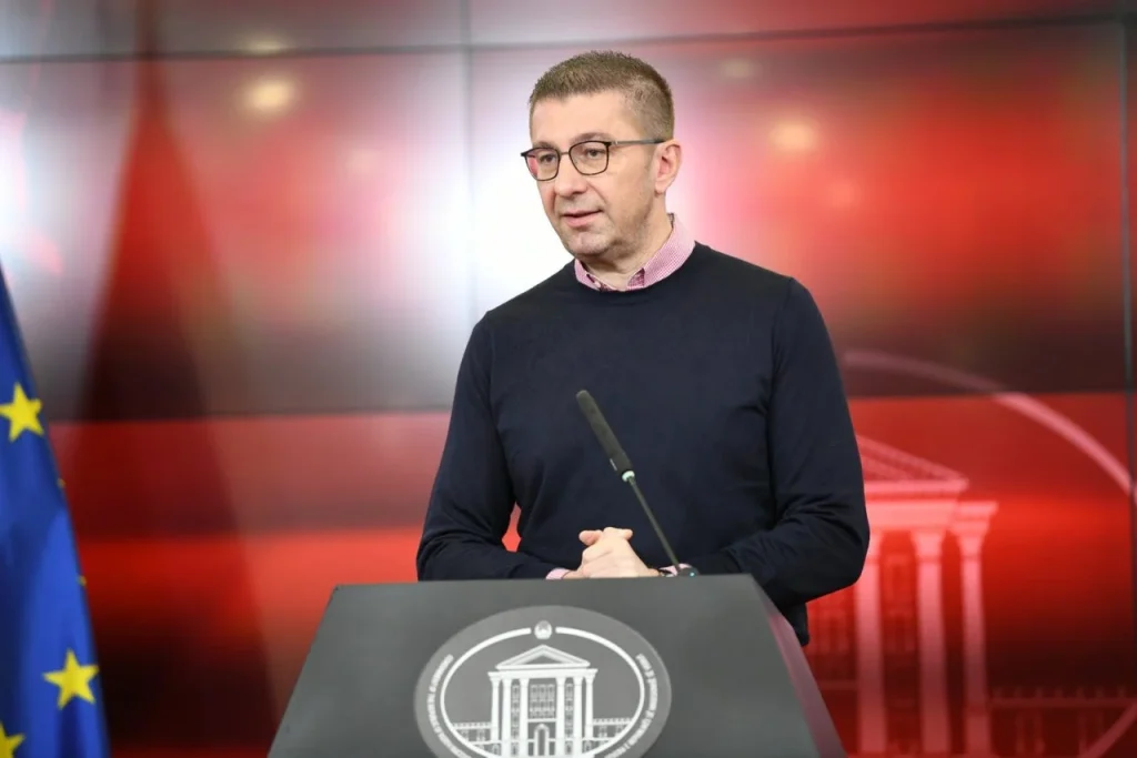 Мицкоски: Нема да толерираме институти што го „осакатуваат“ образовниот систем