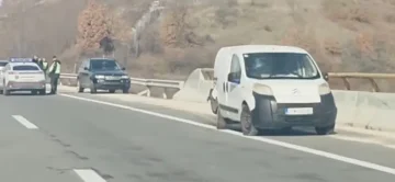 (ВИДЕО) ХАОС НА АВТОПАТОТ ШТИП–МИЛАДИНОВЦИ: Се судрија пет возила, сообраќајот забавен