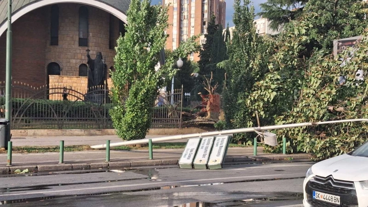 УХМР: Големо невреме во Црна Гора се движи кон Македонија