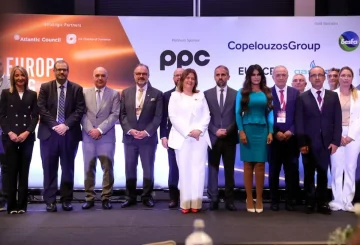 БОЖИНОВСКА ГО ПОТПИША МЕМОРАНДУМОТ ЗА СОРАБОТКА: Македонија официјално се приклучи кон Вертикалниот гасен коридор