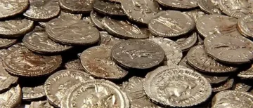 ЗАПЛЕНЕТО КУЛТУРНО БОГАТСТВО: Гранична контрола најде 271 стара монета од различни историски периоди во возило со швајцарски таблички