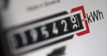 РКЕ НАЈAВИ ПАМЕТНИ БРОИЛА: Граѓаните од телефон ќе може да ја следат реалната потрошувачка на струја