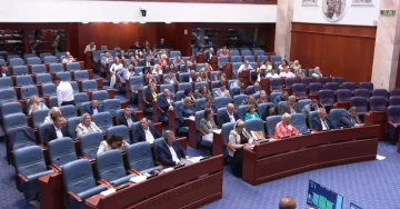 ПРАТЕНИЦИТЕ УСВОИЈА СТРАТЕГИЈА ЗА БЕЗБЕДНОСТ ВО СООБРАЌАЈОТ: Фокус на пешаците, велосипедистите и намалување на ризиците