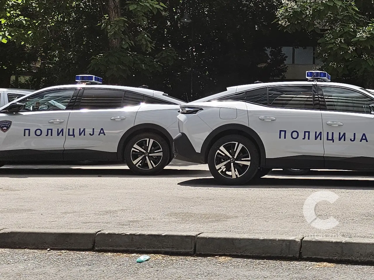 СРЕДЕ ЦЕНТАР ОГРАБЕН ПОВОЗРАСЕН МАЖ: Напаѓачката го напуштила местото