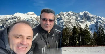 „Сите гледаат ски скокови за да видат кој ќе победи, само СДС следат дали ќе ги видат Заев и Филипче во публика во Гармиш-Партенкирхен“, велат од ВМРО-ДПМНЕ