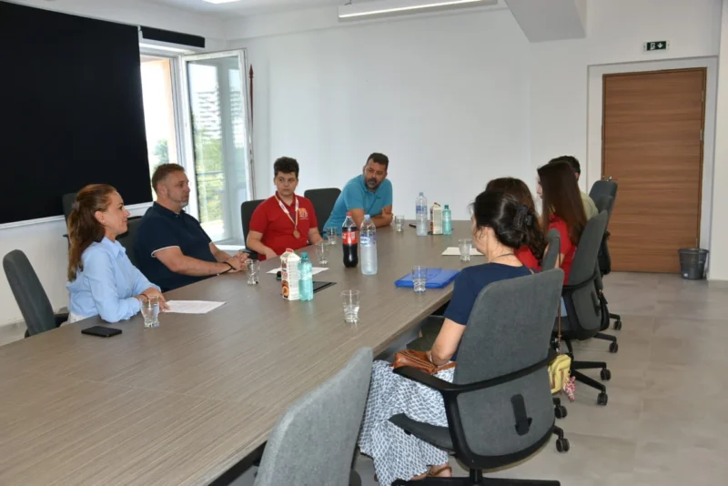 Младите математичари од Карпош на прием кај Лукровски