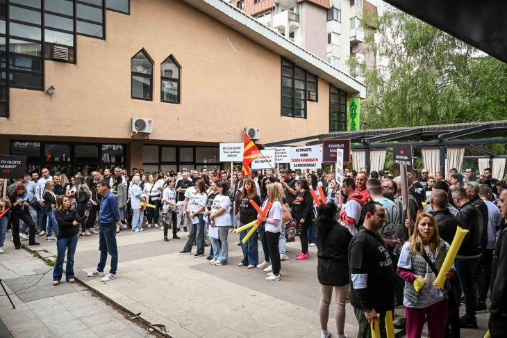„Сакам да работам“ ја повикува претседателката Сиљановска-Давкова да не го потпише указот за законот за игри на среќа
