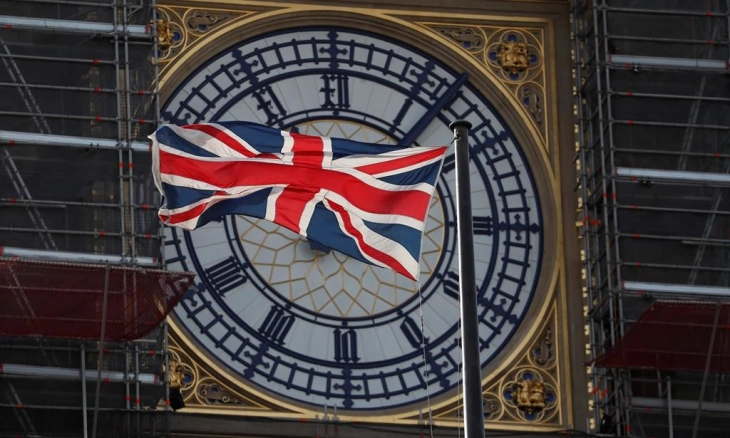 Велика Британија од денеска ќе бара патни дозволи од 85 земји