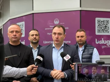ОТВОРЕН ЦЕНТАР ЗА ЕЛЕКТРОНСКИ УСЛУГИ ВО КОЧАНИ: Граѓаните на едно место ќе добиваат документи и помош при поднесување барања