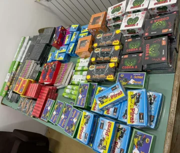 МВР СО МАСОВНИ КОНТРОЛИ НА БИТ ПАЗАР: Запленети над 6.000 парчиња пиротехника