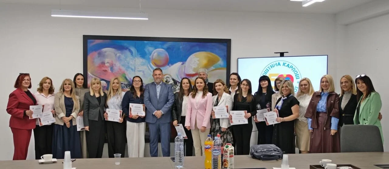 Доделени признанија на 10 наставници во Општина Карпош на Денот на наставниците
