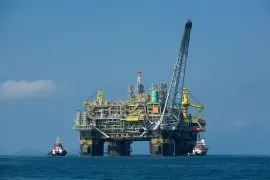Цената на нафтата паѓа откако ОПЕК+ се согласи да го зголеми производството