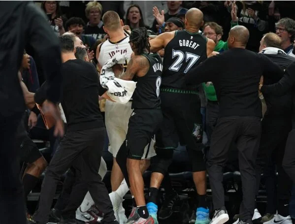 (Видео) Денвер пред елиминација – Јокиќ исклучен, Досума го растури Денвер