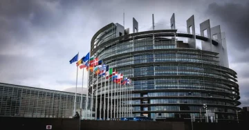 СИТЕ 27 ЧЛЕНКИ СО ИСТ СТАВ: Европската Унија ја потврди поддршката за Украина