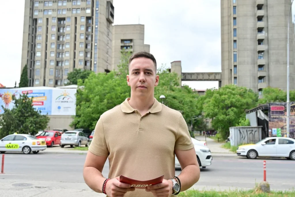 (Видео) СДСМ: Студентите од „Гоце Делчев“ живеат во мувла, студени соби и распаднати тоалети
