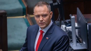 ПОРАДИ ЛАЖНА ДОЈАВА: Пожарникари упаднаа во станот на полскиот претседател
