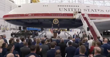 КАТАРСКИ ПОДАРОК ЗА АМЕРИКАНСКИОТ ПРЕТСЕДАТЕЛ: Трамп го претстави новиот претседателски авион