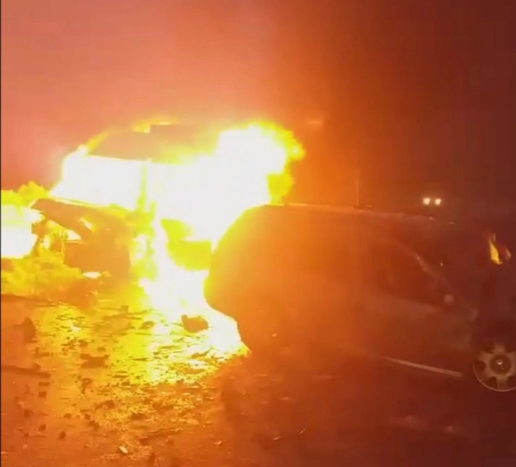 Возило „ленд ровер“ изгоре во Струмица и зафати уште еден автомобил