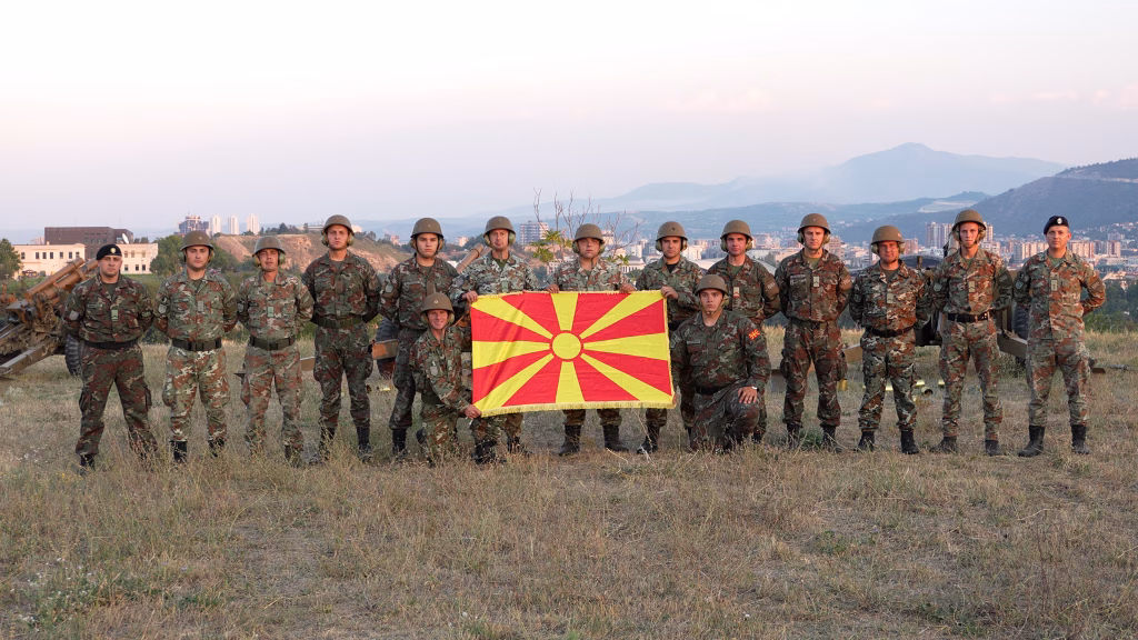 ГАЛЕРИЈА 34 години Армија на Македонија, бевме на почесна артилериска стрелба